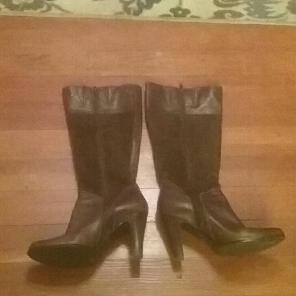 Victor Alfaro Brown boots